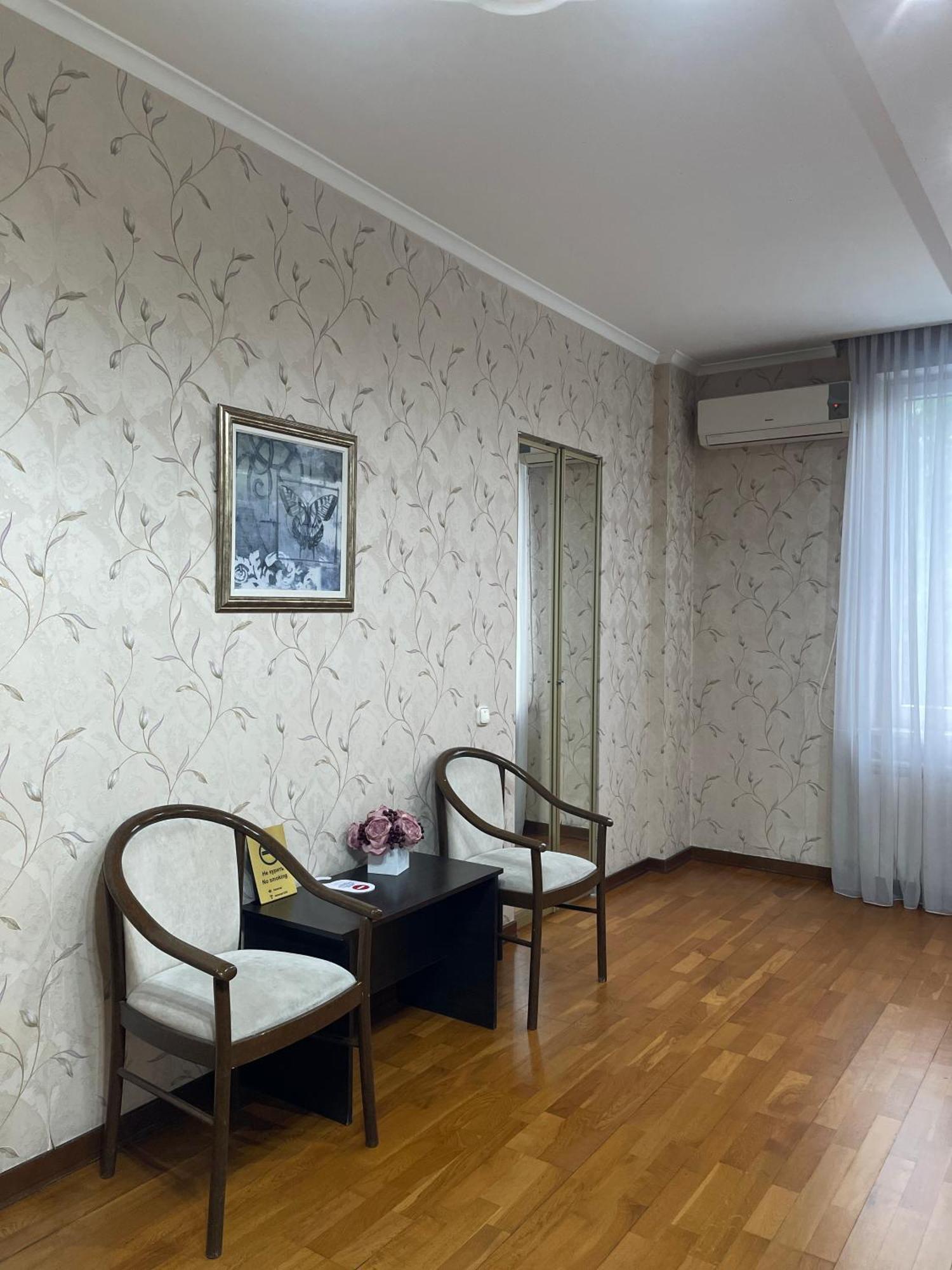 Apartment 5 Almaty Exterior foto